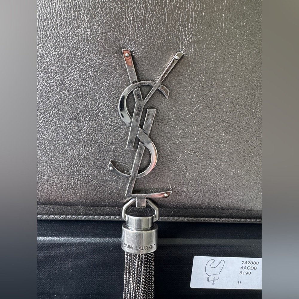 Yves Saint Laurent Cassandra Kate Silver Chain Shoulder Bag - Picture 7 of 16